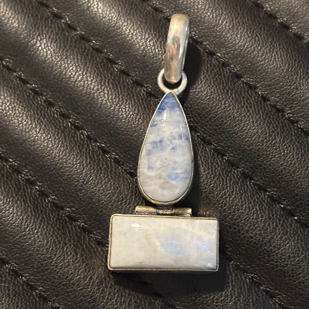 Moonstone and Sterling silver Pendant